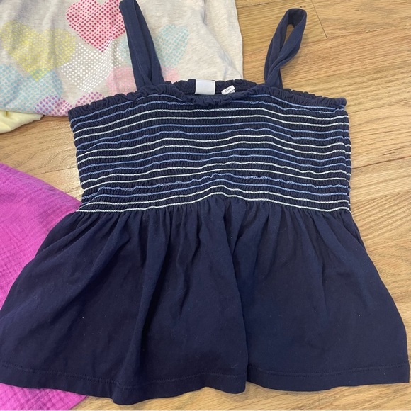 Gap Set of 4 Girls Tops - Picture 2 of 7